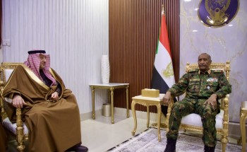 رئيس مجلس السيادة في السودان يستقبل نائب وزير الخارجية