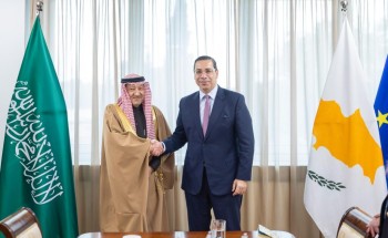 نائب وزير الخارجية يلتقي وزير خارجية قبرص