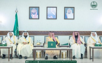 أمير المنطقة الشرقية يُسلّم وثائق تملّك الوحدات السكنية للأسر المستفيدة ضمن التبرع السخي الذي قدّمه سمو ولي العهد