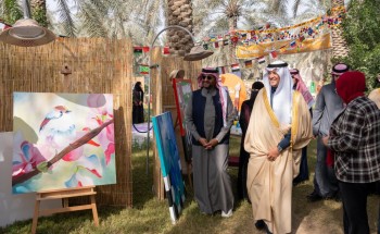 محافظ الأحساء يزور ملتقى “مفن” الفني الدولي