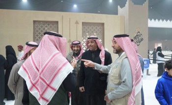 مدير عام فرع وزارة البيئة والمياة والزراعة بمنطقة الحدود الشمالية يزور مهرجان الصقور