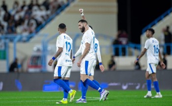 ‏في الظهور الأول له.. بنزيما يسجل هاتريك ويقود الهلال لفوز عريض على الأخدود بسداسية