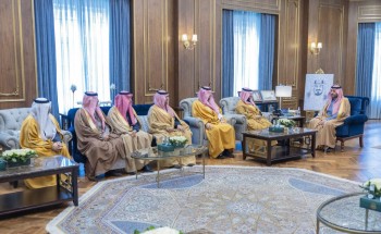 أمير الحدود الشمالية يستقبل مساعد وزير الموارد البشرية والتنمية الاجتماعية