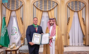 إنفاذًا لأمر خادم الحرمين الشريفين.. سمو وزير الدفاع يُقلد قائد القيادة المركزية الأمريكية السابق وسام الملك عبدالعزيز من الدرجة الممتازة