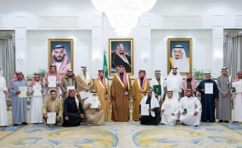 أمير الحدود الشمالية يكرّم الحاصلين على ميدالية خادم الحرمين الشريفين للتبرع بالدم