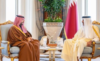 بتوجيه من القيادة.. سمو وزير الدفاع يلتقي سمو أمير دولة قطر
