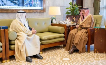 أمير منطقة الرياض يستقبل سفير دولة الكويت لدى المملكة