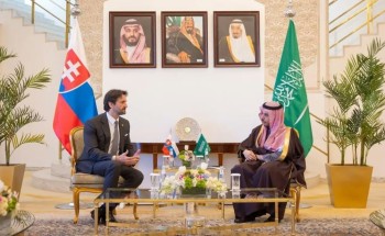 وزير الخارجية يستقبل وزير الدفاع السلوفاكي ويوقعان اتفاقية تعاون عامة بين البلدين