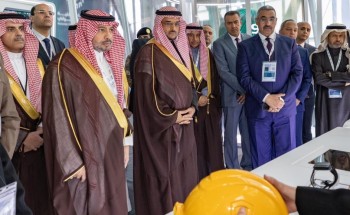 مساعد وزير الداخلية لشؤون التقنية يزور معرض الدفاع العالمي 2026