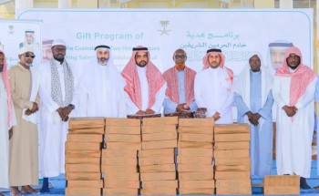 الشؤون الإسلامية تسلم هدية خادم الحرمين الشريفين من التمور لجمهورية الصومال