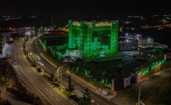 أمانة منطقة الباحة تتوشّح بالأخضر احتفاءً بذكرى يوم التأسيس