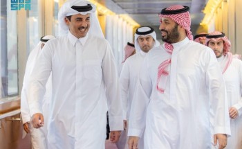 أمير دولة قطر يصل إلى جدة وسمو ولي العهد في مقدمة مستقبليه