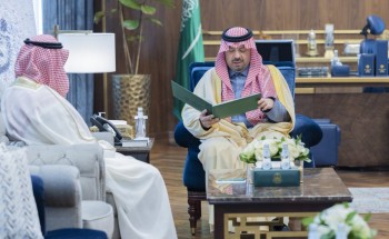 أمير منطقة الحدود الشمالية يستقبل مدير فرع وزارة البيئة والمياه والزراعة بالمنطقة