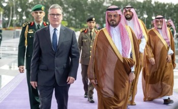 رئيس الوزراء البريطاني يصل إلى جدة