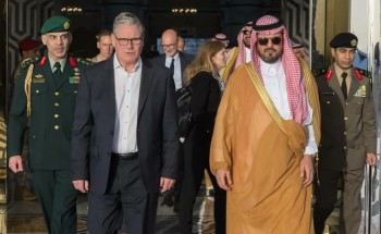 رئيس الوزراء البريطاني يغادر جدة