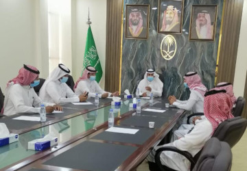 لجنة الإستثمار بالمجلس البلدي “تعقد إجتماعاً مع المختصين بالاستثمارات بالبلدية”