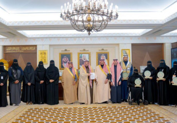 أمير القصيم يستقبل فريق وحدة التطوع بالإمارة بمناسبة تحقيق درع التميز في العمل التطوعي