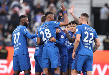 في مباراة مثيرة.. الهلال يفوز على الخليج بثلاثة أهداف لهدفين