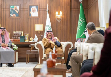 أمير حائل يستقبل وفد منظمة الصحة العالمية لتقييم حائل كمدينة صحية