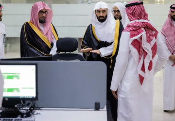 رئيس ديوان المظالم يتفقد محاكم المدينة المنورة ويلتقي المستفيدين