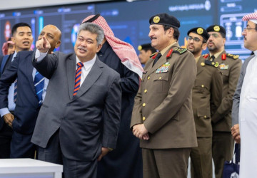 نائب الأمين العام لشؤون الأمن في ماليزيا يزور مركزي الابتكار والمؤشرات التقنية بالأمن العام