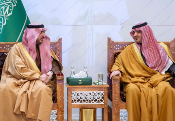 الأمير عبدالعزيز بن سعود يلتقي أمير منطقة الجوف ويطّلع على مبادرات المنطقة التنموية
