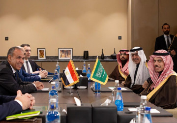 وزير الخارجية ووزير خارجية مصر يناقشان آخر التطورات الإقليمية والدولية