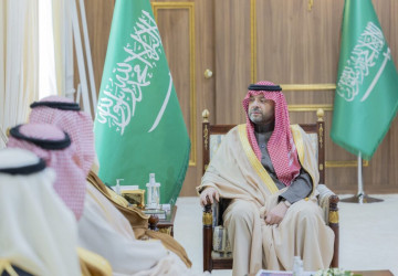 الأمير فيصل بن خالد بن سلطان يطّلع على مشروعات فرع هيئة التراث بالحدود الشمالية