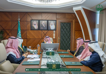 أمير المنطقة الشرقية يستقبل منسوبي هيئة تطوير المنطقة لحصولهم على عددٍ من الجوائز المحلية والدولية
