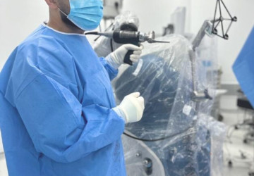 نجاح أول عملية تلبيس ركبة بالروبوت الحديث على مستوى المنطقة الجنوبية