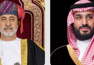 سمو ولي العهد يتلقى رسالة خطية من سلطان عُمان