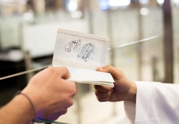 وزارة الداخلية تطلق ختم “معرض الدفاع العالمي 2026”