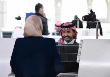 جوازات مطار الأمير محمد بن عبدالعزيز تستقبل ضيوف الرحمن القادمين للعمرة خلال شهر رمضان