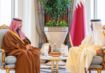 بتوجيه من القيادة.. سمو وزير الدفاع يلتقي سمو أمير دولة قطر