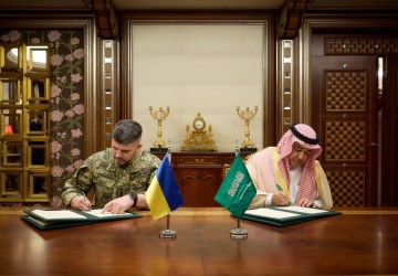 وزارة الدفاع ونظيرتها الأوكرانية توقِّعان مذكرة ترتيبات في مجال المشتريات الدفاعية