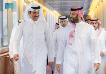 أمير دولة قطر يصل إلى جدة وسمو ولي العهد في مقدمة مستقبليه