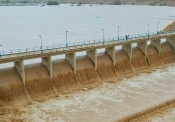 المؤسسة العامة للري تعلن البدء في تصريف مياه سد وادي حلي بالقنفذة