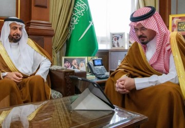 أمير منطقة المدينة المنورة يستقبل وزير الحج والعمرة