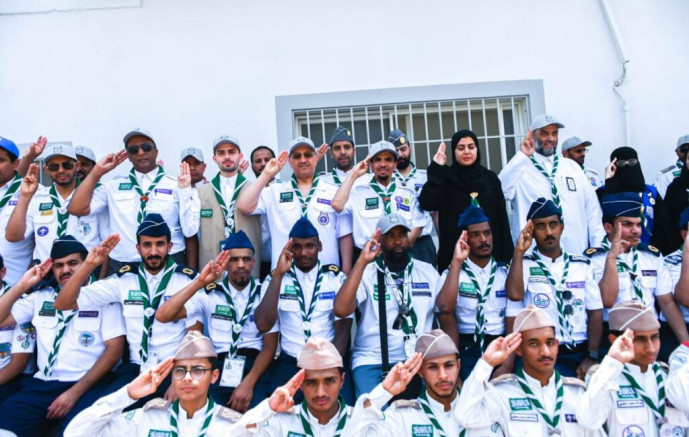 وزير التعليم يزور الكشافة المشاركين في معسكرات الخدمة العامة بمكة المكرمة