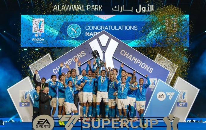 نابولي يفوز على بولونيا بهدفين ويتوج بطلاً لكأس السوبر الإيطالي للمرة الثالثة في تاريخه