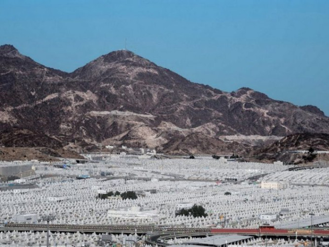 منى ” تحتضن أكثر من مليوني حاج في أكبر تجتمع بشري في العالم