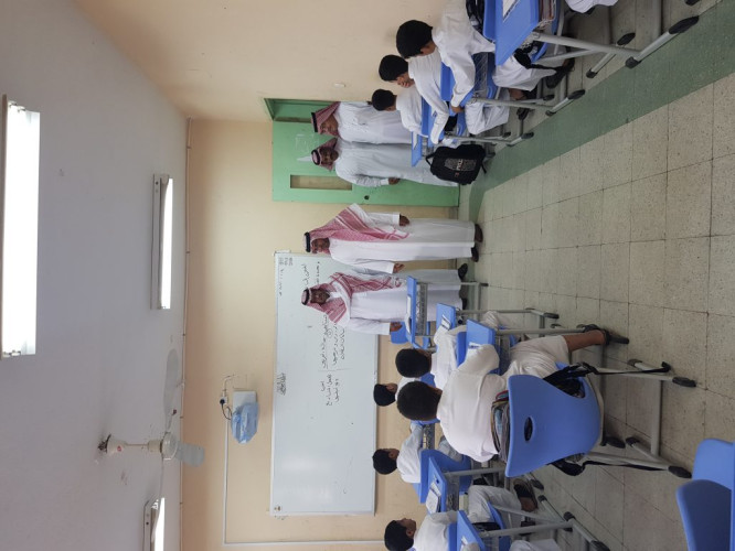 الهزاني يزور عدداً من مدارس تعليم المدينة
