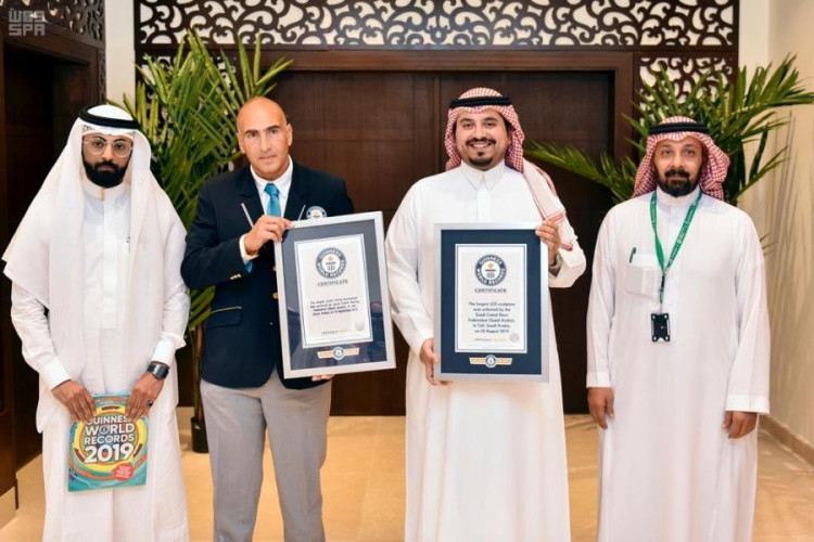 مهرجان ولي العهد للهجن يسجل رقما قياسيًا