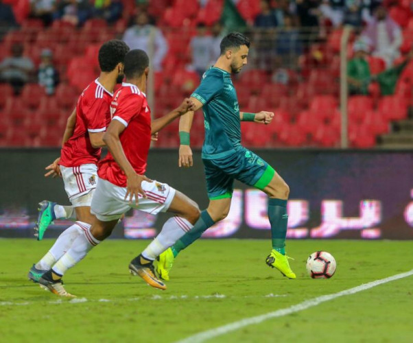 الوحدة يفوز على الأهلي بهدفين