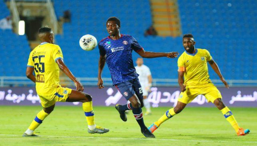 التعاون يفوز على العدالة بصعوبة فى الدوري السعودي للمحترفين