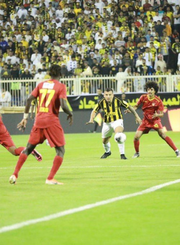 ضمك يحقق انتصاره الأول في الدوري من امام الاتحاد