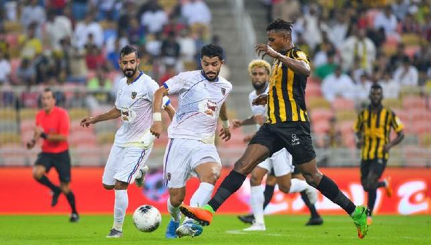 الحزم ينقذ الموقف و يحول تأخره الى فوز