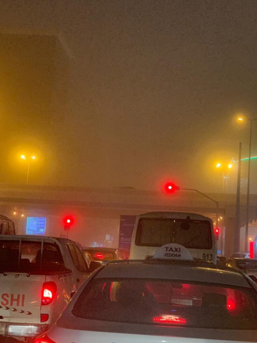موجة غبار تضرب جدة.. و”الهلال الأحمر” يحذر