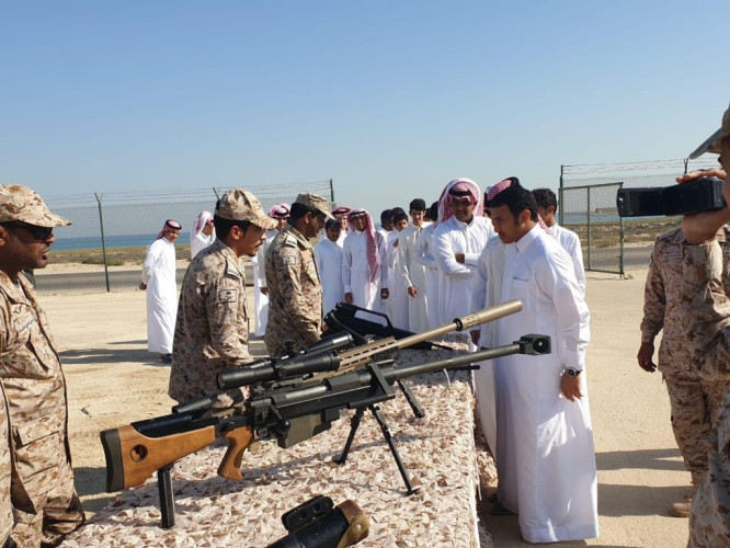 طلاب مدرسة الأبناء في زيارة الى لواء مشاة البحرية