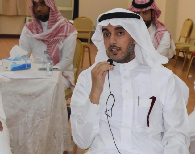 المساعد للشؤون التعليمية بتعليم الأحساء يرعى برنامج “خبرات وتجارب”